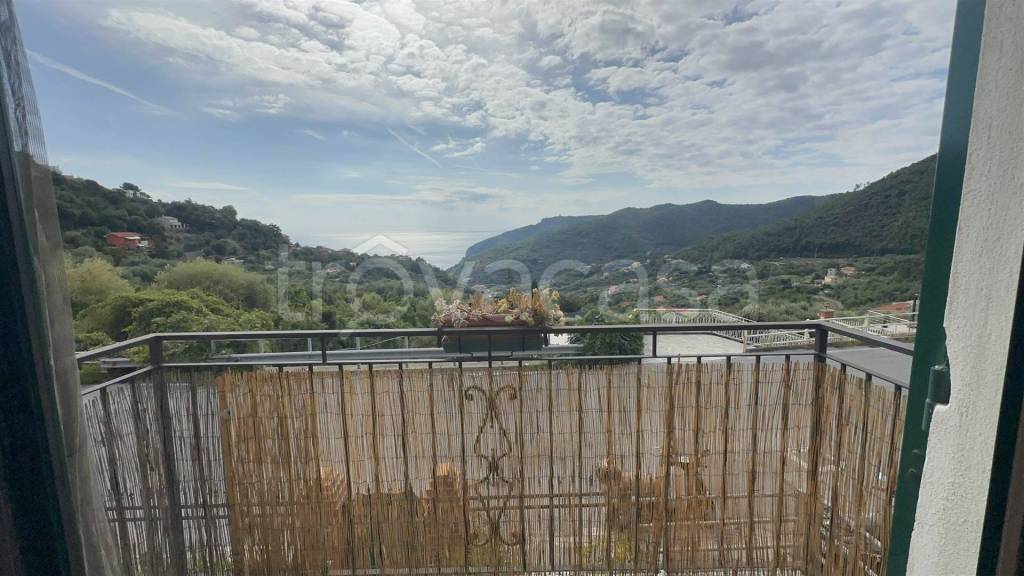 appartamento in vendita a Noli in zona Voze