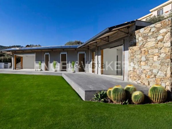 casa indipendente in vendita a Noli