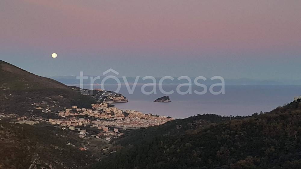 casa indipendente in vendita a Noli in zona Voze