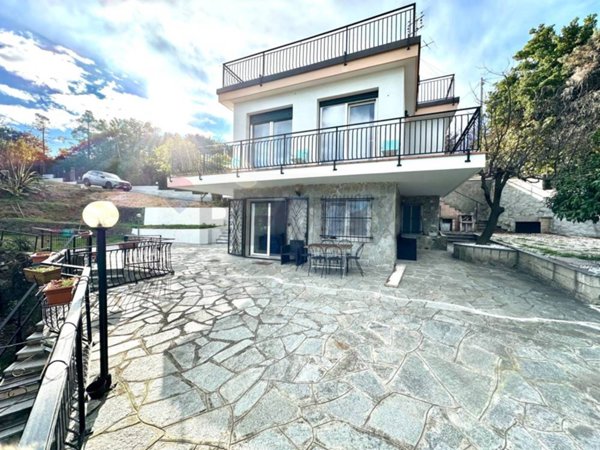 casa indipendente in vendita a Noli