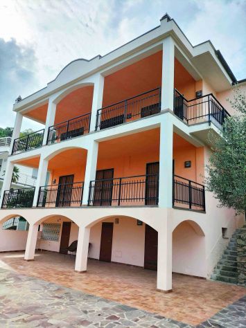 casa indipendente in vendita a Noli