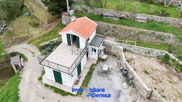 casa indipendente in vendita a Noli
