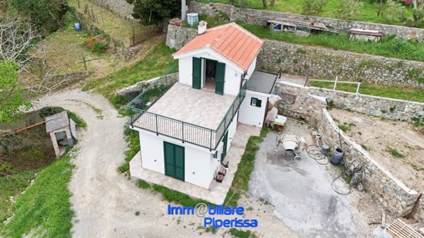 casa indipendente in vendita a Noli