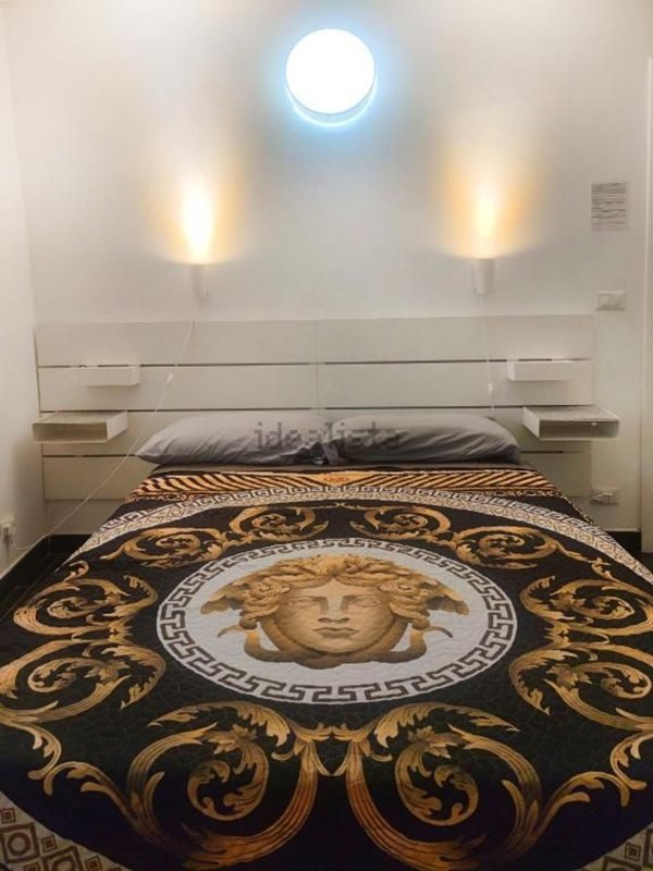 pentavano in vendita a Noli in zona Tosse