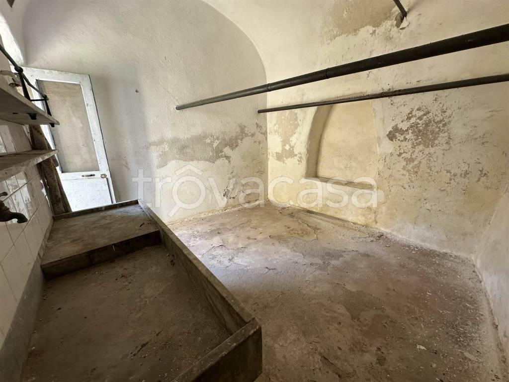 locale commerciale in vendita a Noli