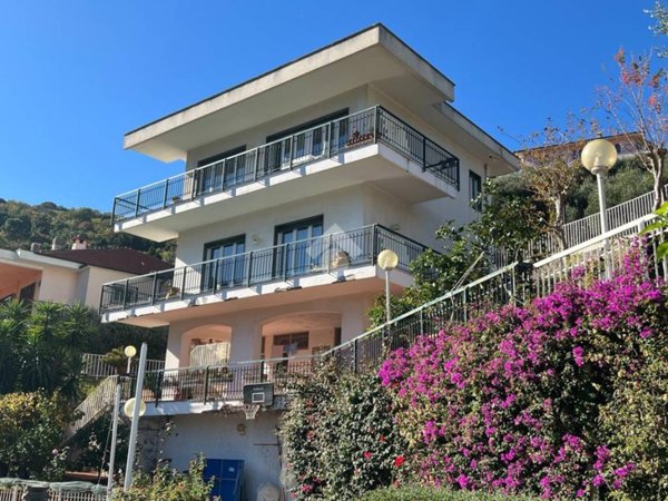 casa indipendente in vendita a Noli in zona Voze