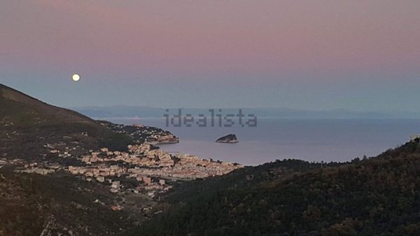 casa indipendente in vendita a Noli in zona Voze