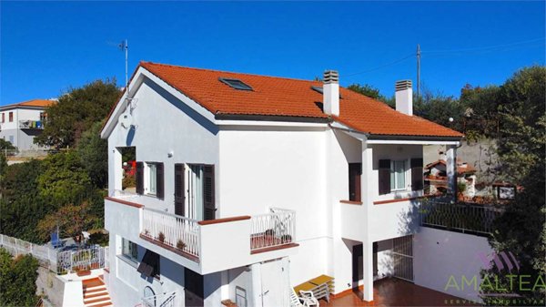 casa indipendente in vendita a Noli in zona Voze