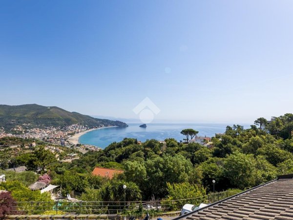 casa indipendente in vendita a Noli in zona Voze