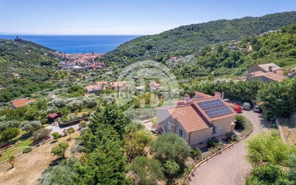 casa indipendente in vendita a Noli in zona Voze