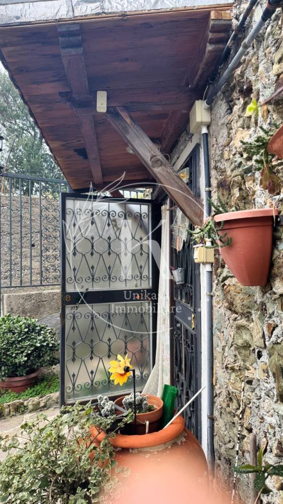 appartamento in vendita a Noli in zona Voze