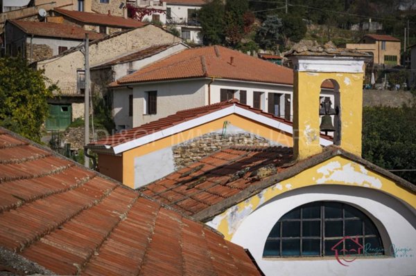 casa indipendente in vendita ad Onzo in zona Costa