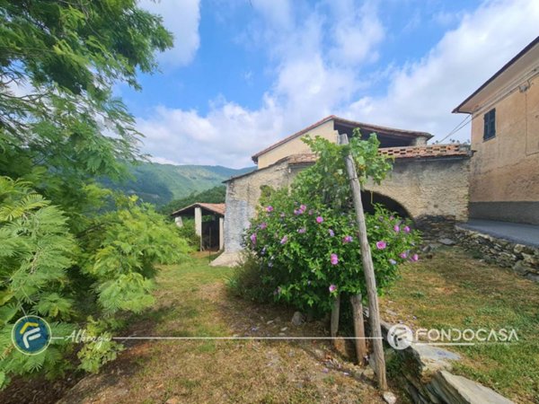 casa indipendente in vendita ad Onzo