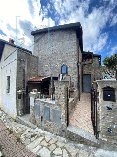casa indipendente in vendita ad Onzo
