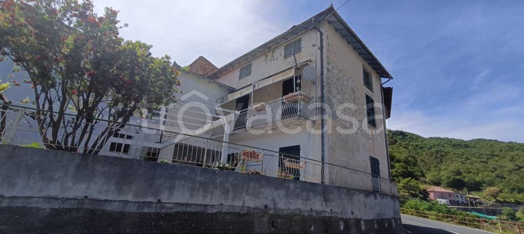 casa indipendente in vendita ad Onzo