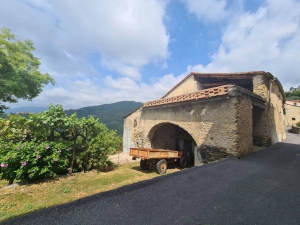 casa indipendente in vendita ad Onzo in zona Capitolo