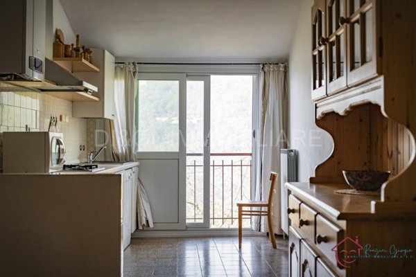 casa indipendente in vendita ad Onzo in zona Costa