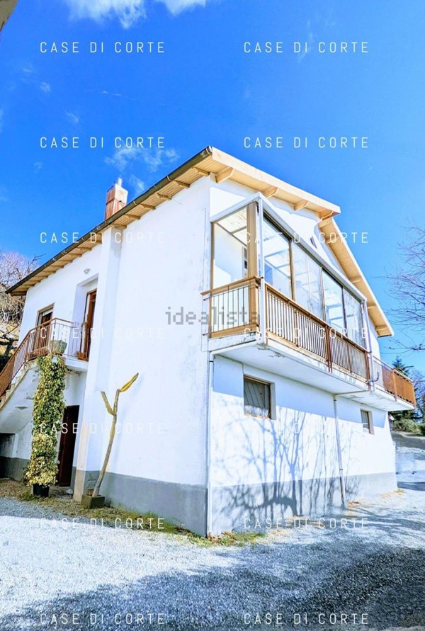 casa indipendente in vendita ad Onzo in zona Costa