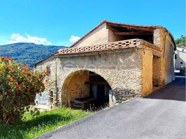 appartamento in vendita ad Onzo in zona Costa