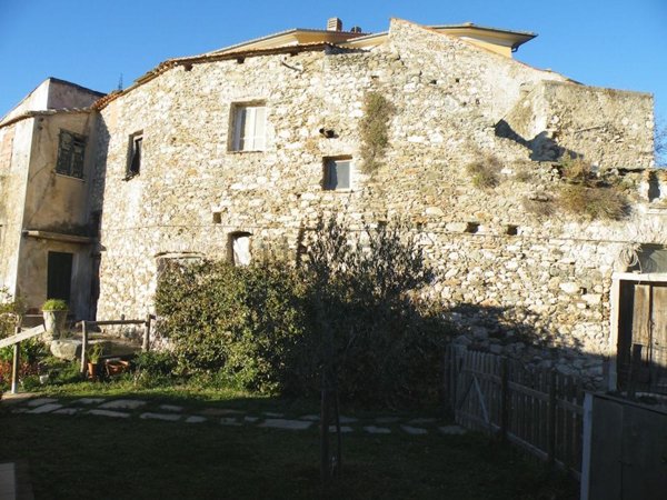 casale in vendita ad Orco Feglino