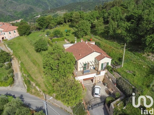 casa indipendente in vendita ad Orco Feglino