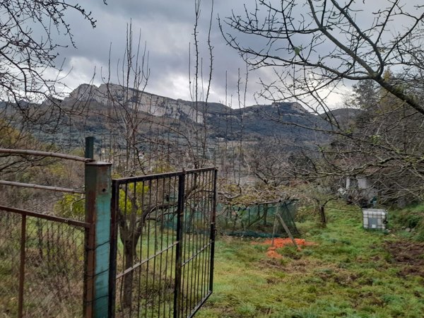 locale di sgombero in vendita ad Orco Feglino