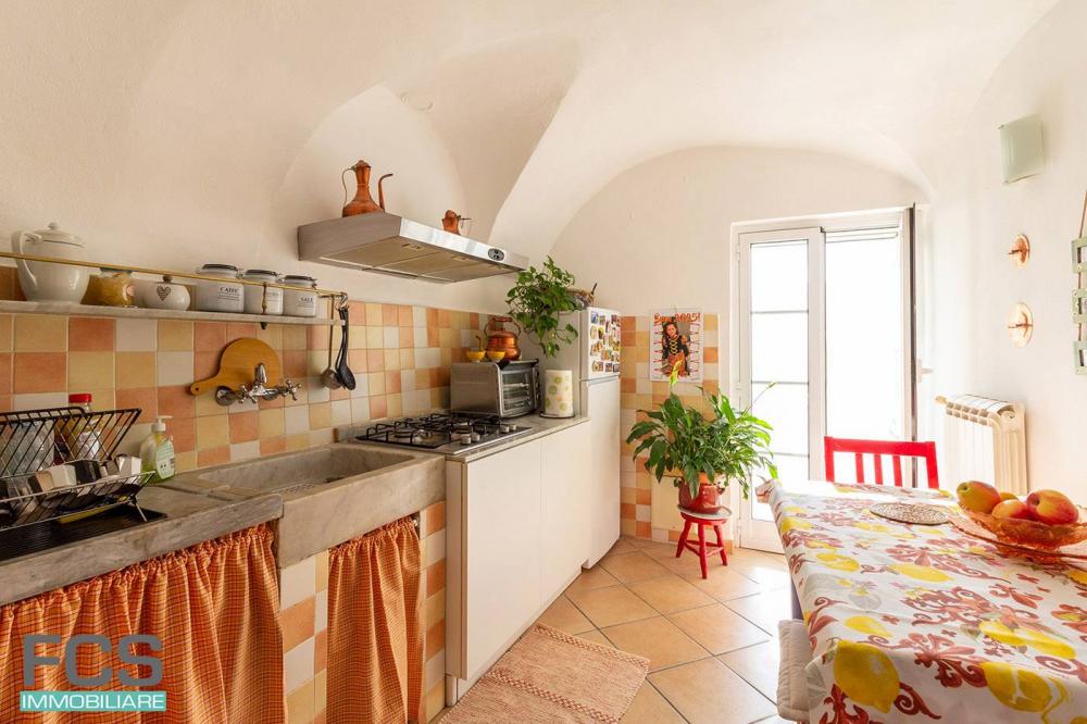 casa indipendente in vendita ad Orco Feglino