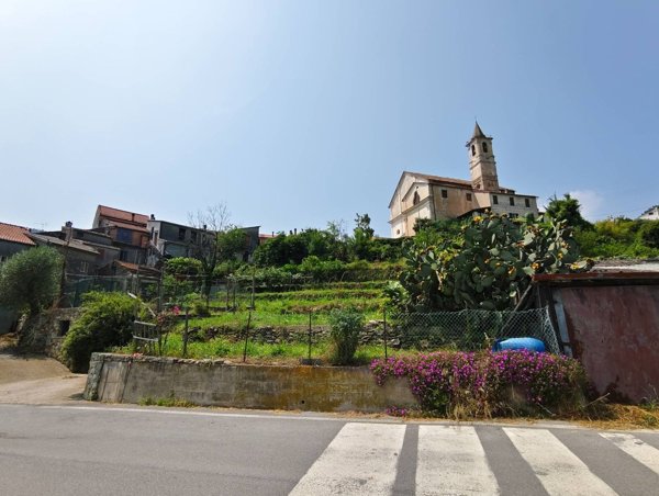 casa indipendente in vendita ad Orco Feglino
