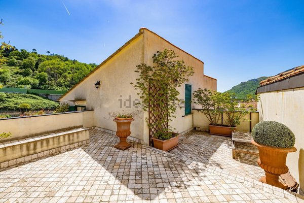 casa indipendente in vendita ad Orco Feglino