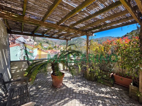 casa indipendente in vendita ad Orco Feglino