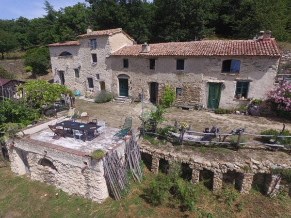 casa indipendente in vendita ad Orco Feglino