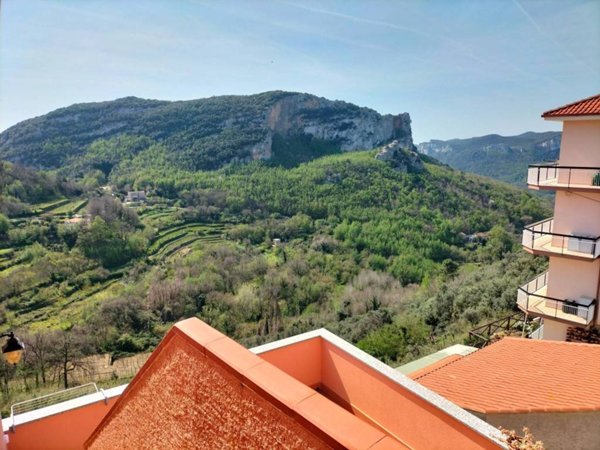 casa indipendente in vendita ad Orco Feglino