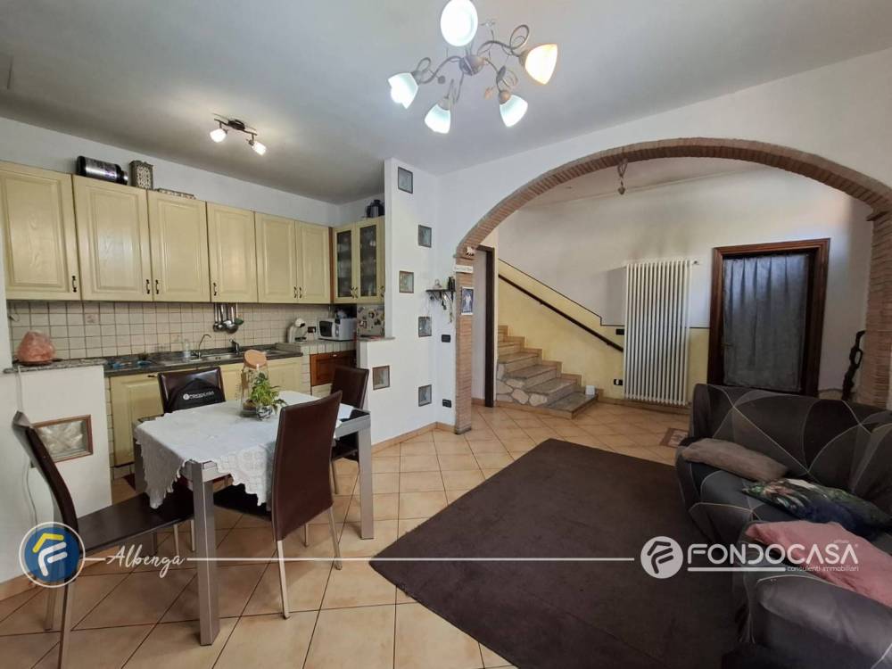 casa indipendente in vendita ad Ortovero