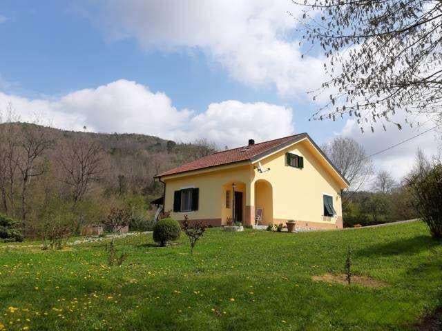casa indipendente in vendita ad Ortovero in zona Pogli