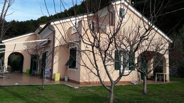 casa indipendente in vendita ad Ortovero