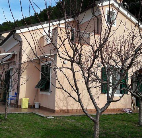 casa indipendente in vendita ad Ortovero