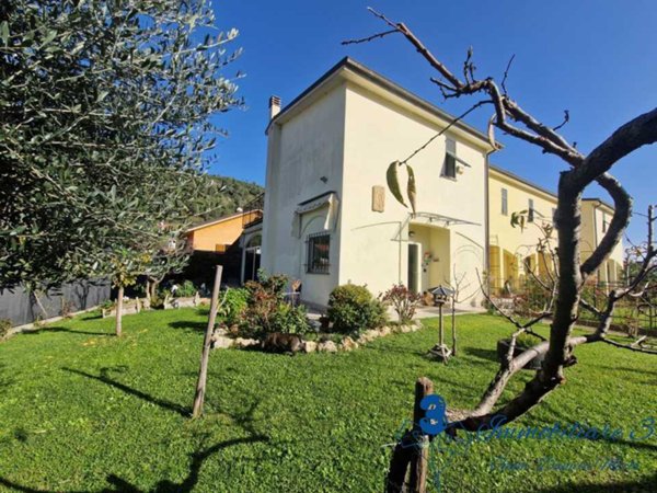casa indipendente in vendita ad Ortovero