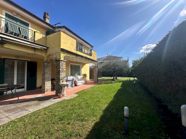 casa indipendente in vendita ad Ortovero
