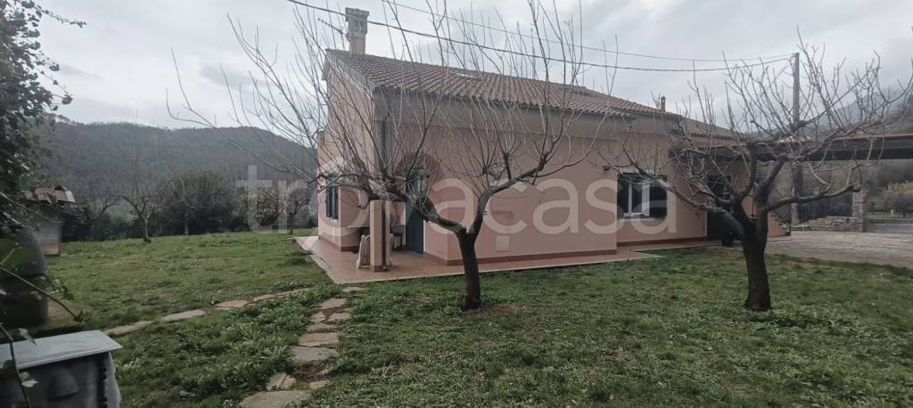 casa indipendente in vendita ad Ortovero in zona Campi