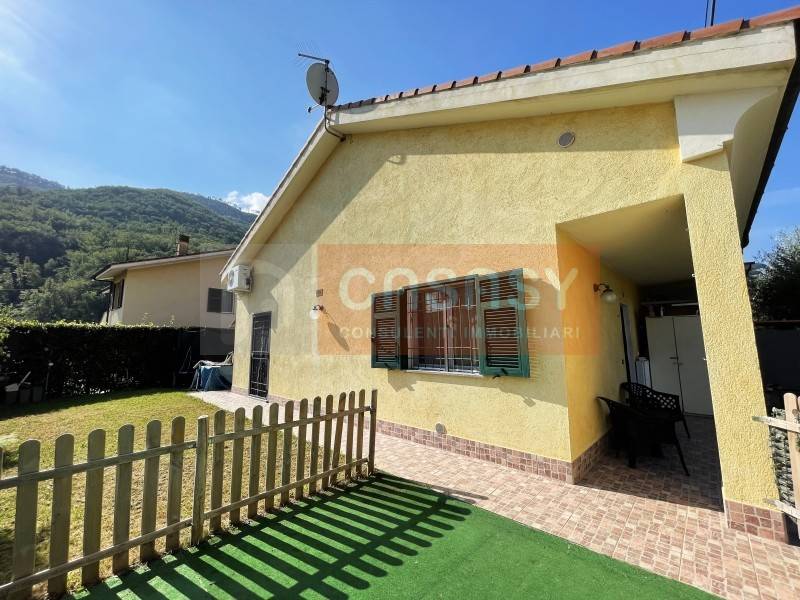 casa indipendente in vendita ad Ortovero