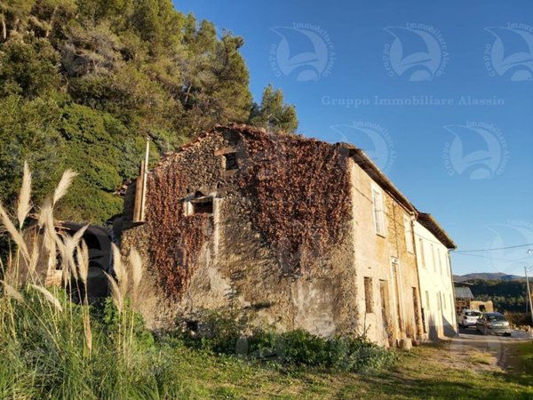 casale in vendita ad Ortovero