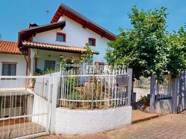 casa indipendente in vendita ad Ortovero in zona Pogli