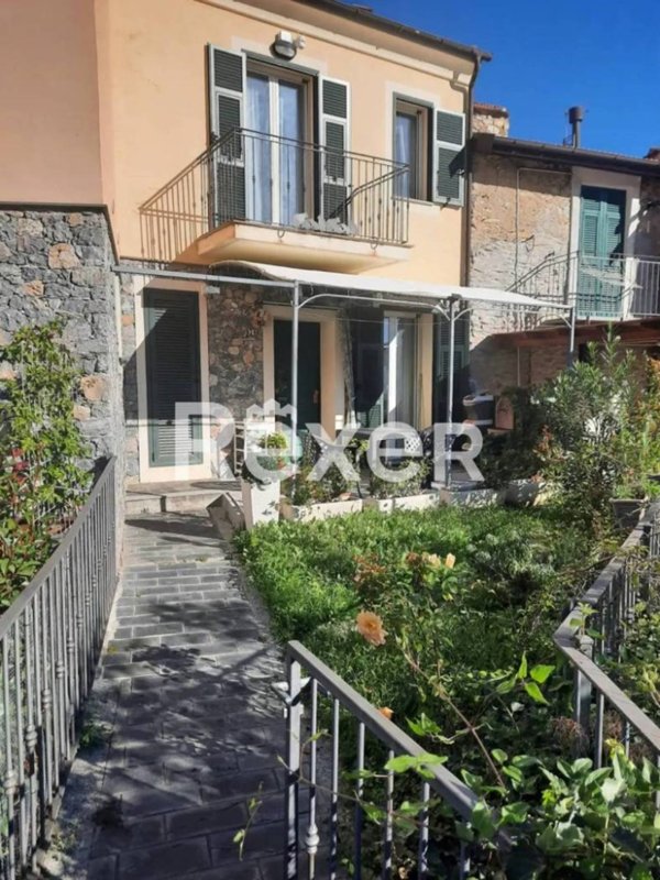 casa indipendente in vendita ad Ortovero