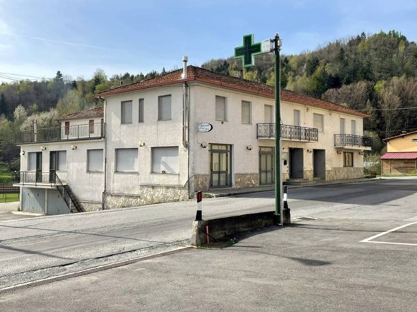 locale commerciale in vendita ad Osiglia