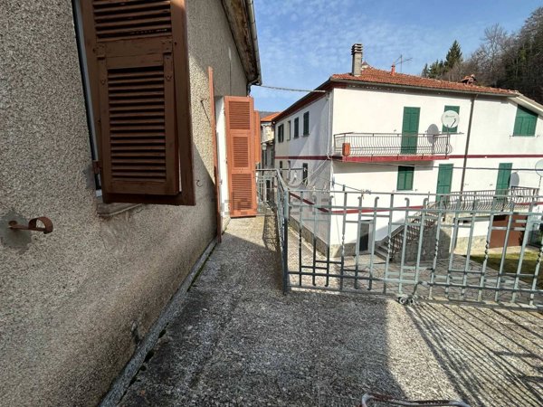 casa indipendente in vendita ad Osiglia
