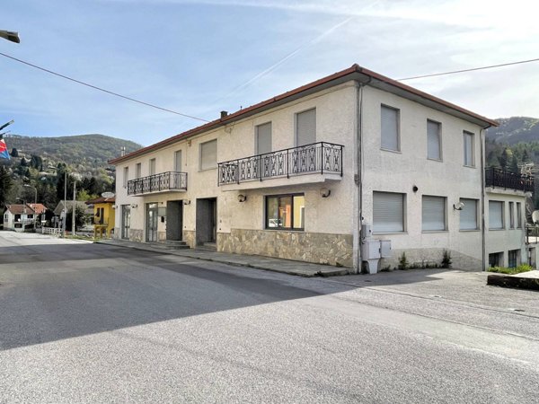 locale commerciale in vendita ad Osiglia