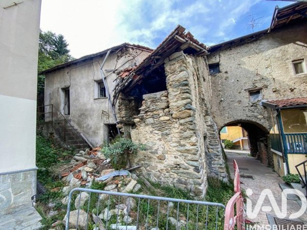 pentavano in vendita ad Osiglia in zona Barberis