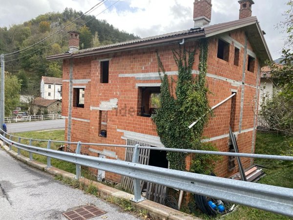 casa indipendente in vendita ad Osiglia