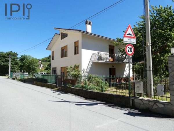 casa indipendente in vendita ad Osiglia in zona Barberis