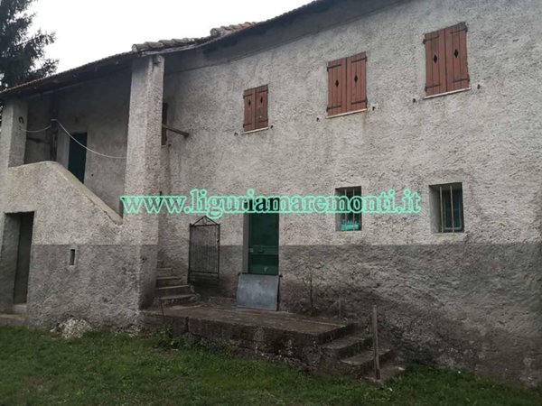 casa indipendente in vendita a Pallare in zona Biestro